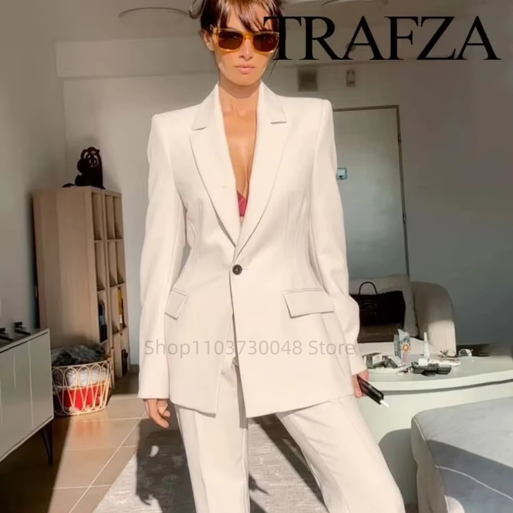 Woman Formal Wear - Модный офисный женский костюм: пиджак и