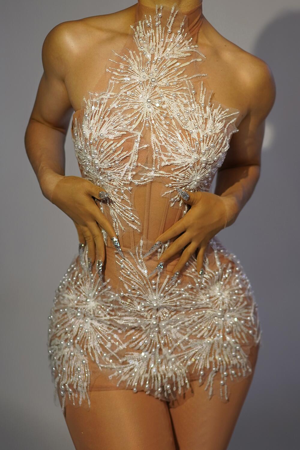 Короткое платье с блестящими с – обзор и цена Woman Formal Wear